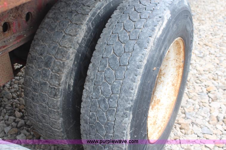 image for item K6784 1994 Transcraft flatbed trailer