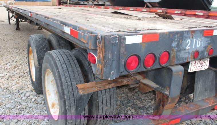 image for item K6785 1995 Trailmobile flatbed trailer