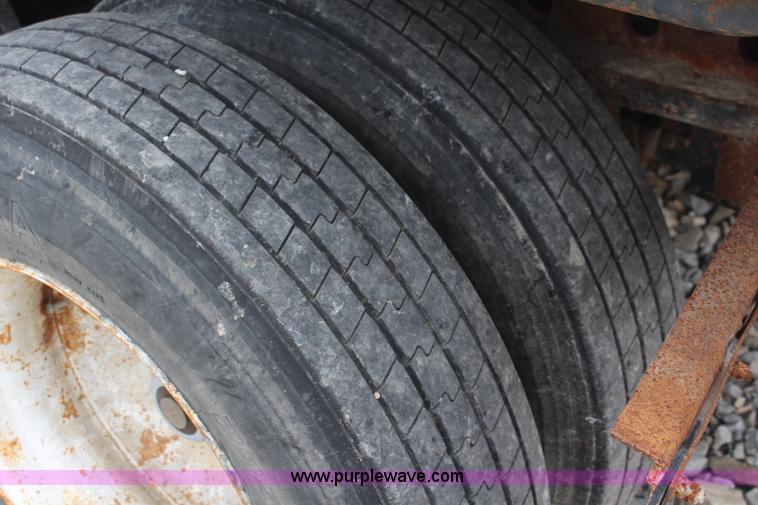 image for item K6785 1995 Trailmobile flatbed trailer