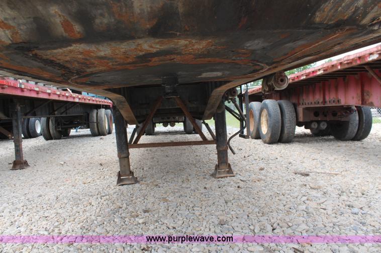 image for item K6785 1995 Trailmobile flatbed trailer