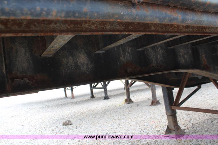 image for item K6785 1995 Trailmobile flatbed trailer