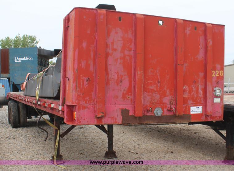image for item K6786 1969 Fruehauf flatbed trailer