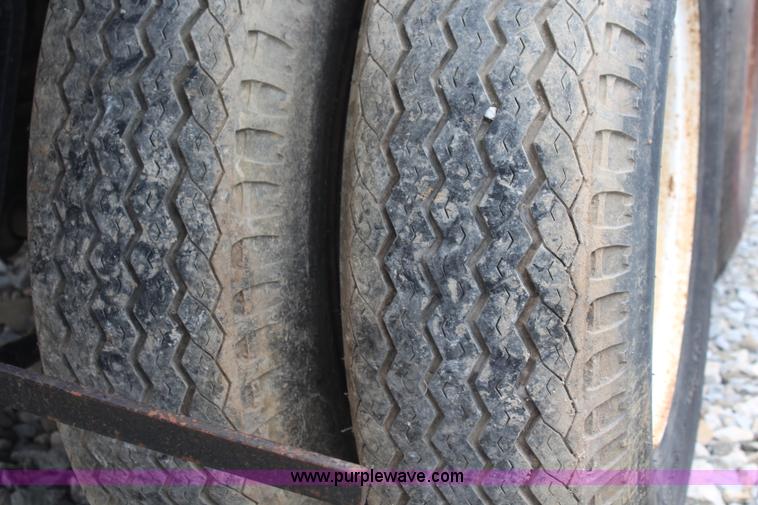 image for item K6786 1969 Fruehauf flatbed trailer