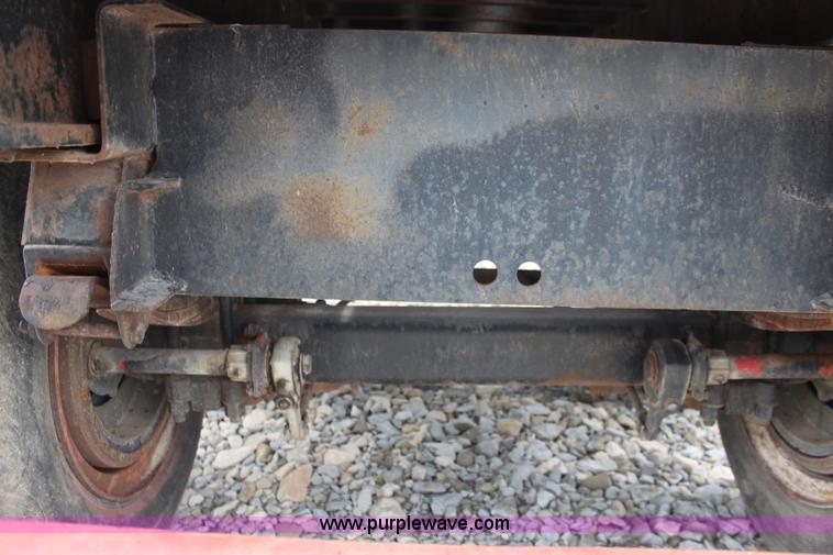 image for item K6786 1969 Fruehauf flatbed trailer