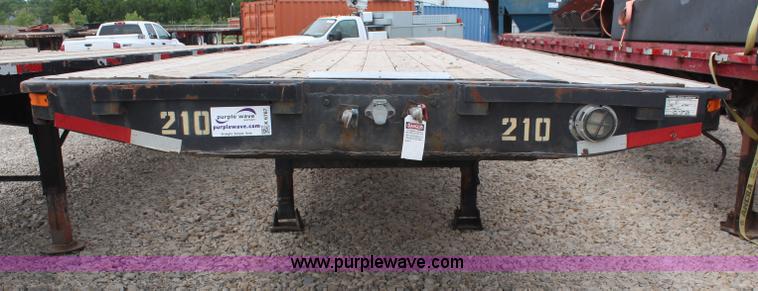 image for item K6787 1983 Utility flatbed trailer
