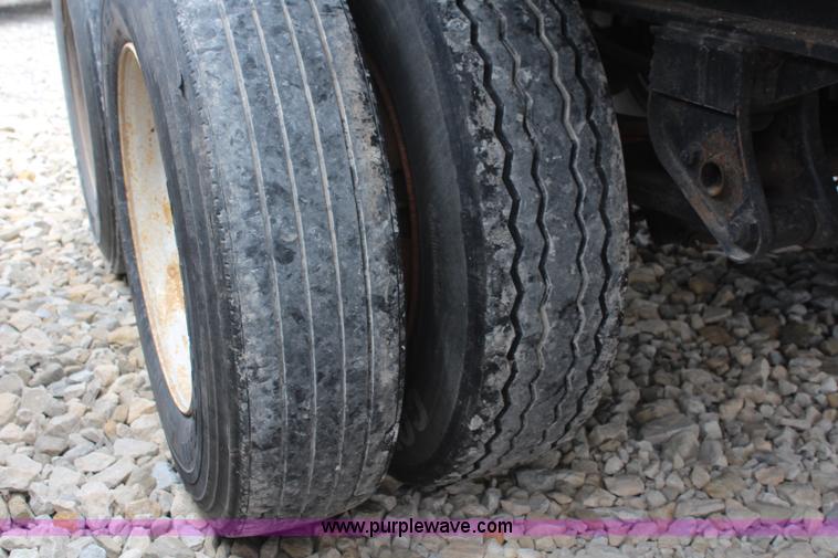 image for item K6787 1983 Utility flatbed trailer