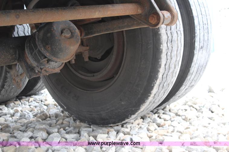 image for item K6787 1983 Utility flatbed trailer