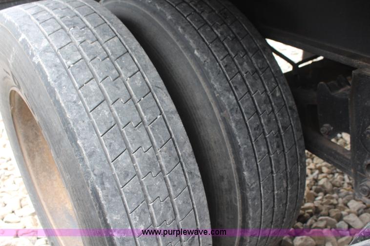 image for item K6787 1983 Utility flatbed trailer