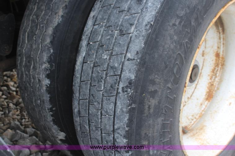 image for item K6787 1983 Utility flatbed trailer