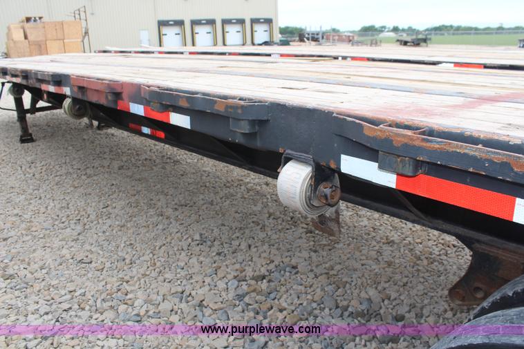 image for item K6787 1983 Utility flatbed trailer
