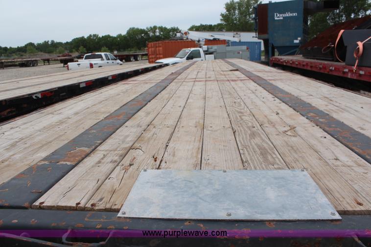 image for item K6787 1983 Utility flatbed trailer