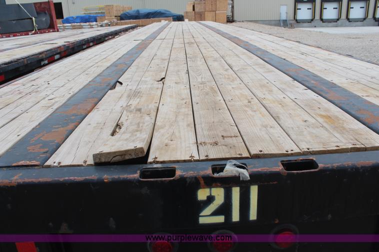 image for item K6788 1983 Utility flatbed trailer