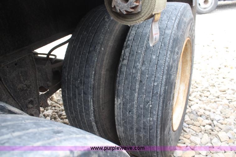 image for item K6788 1983 Utility flatbed trailer