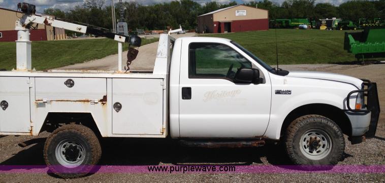 image for item K6888 2002 Ford F250 service truck with crane