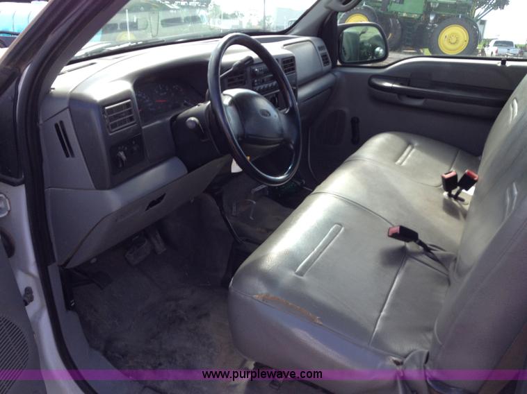 image for item K6888 2002 Ford F250 service truck with crane