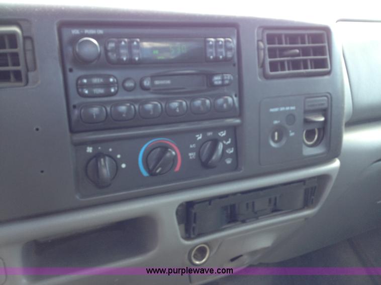 image for item K6888 2002 Ford F250 service truck with crane