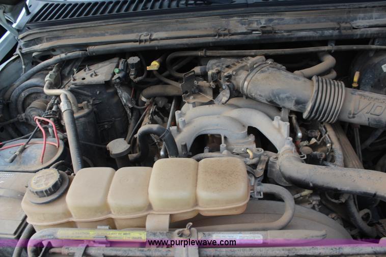 image for item K6888 2002 Ford F250 service truck with crane