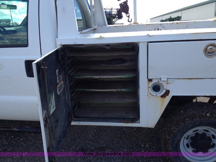 image for item K6888 2002 Ford F250 service truck with crane