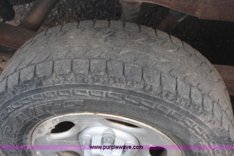 image for item K6895 2003 Chevrolet Silverado 1500 pickup truck