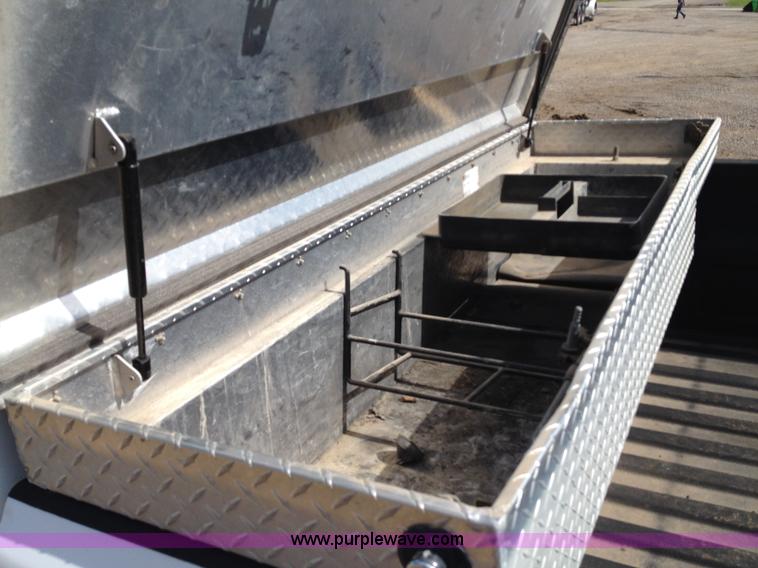 image for item K6895 2003 Chevrolet Silverado 1500 pickup truck