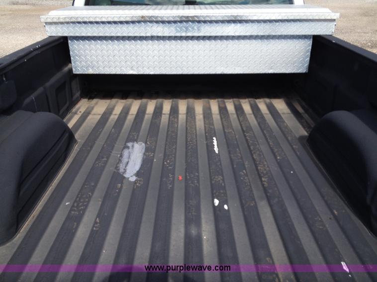 image for item K6895 2003 Chevrolet Silverado 1500 pickup truck