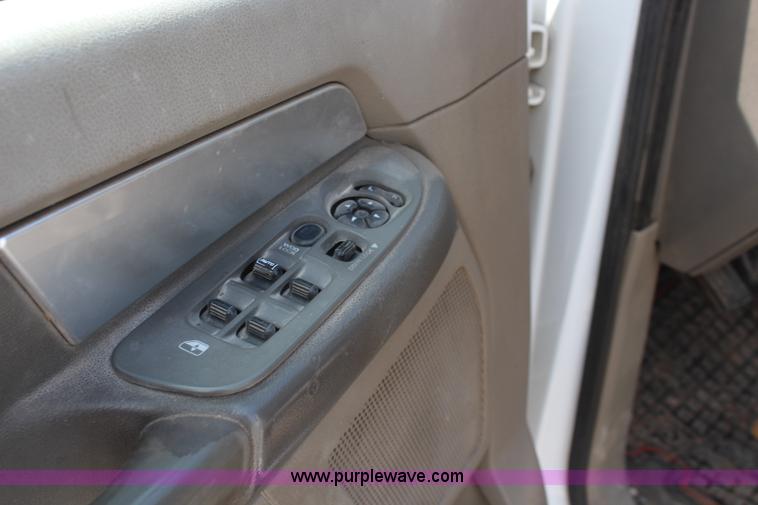 image for item K6914 2007 Dodge Ram 2500 Quad Cab pickup truck