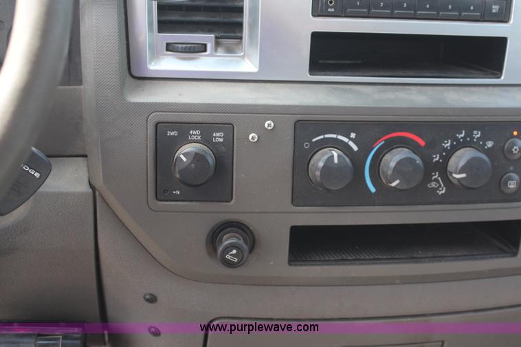 image for item K6914 2007 Dodge Ram 2500 Quad Cab pickup truck