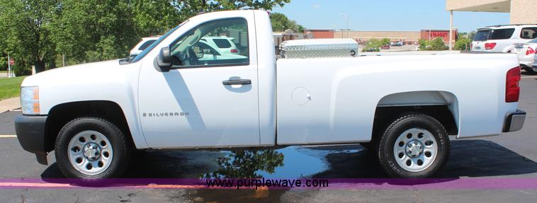 image for item K6987 2008 Chevrolet Silverado 1500 pickup truck