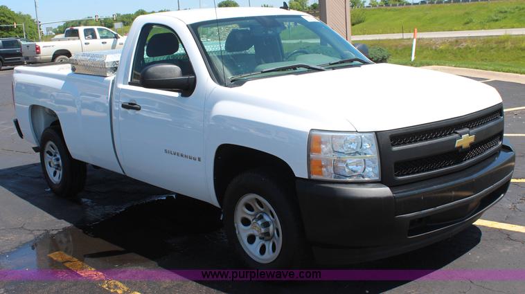 image for item K6987 2008 Chevrolet Silverado 1500 pickup truck