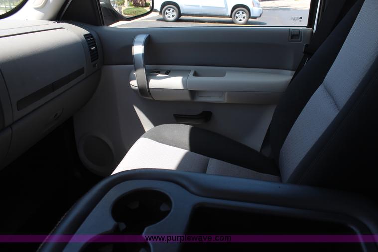 image for item K6987 2008 Chevrolet Silverado 1500 pickup truck