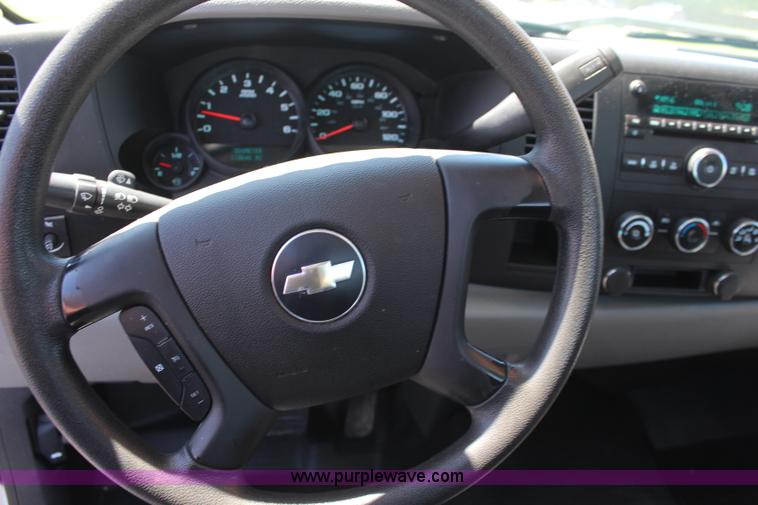 image for item K6987 2008 Chevrolet Silverado 1500 pickup truck