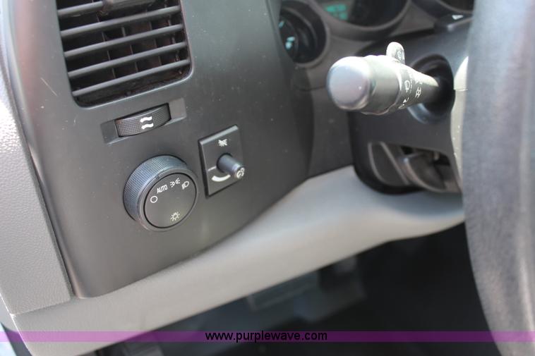 image for item K6987 2008 Chevrolet Silverado 1500 pickup truck