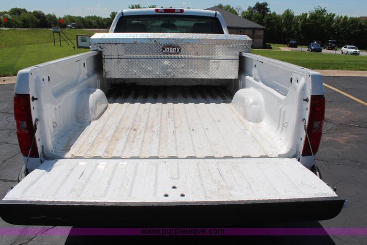 image for item K6987 2008 Chevrolet Silverado 1500 pickup truck