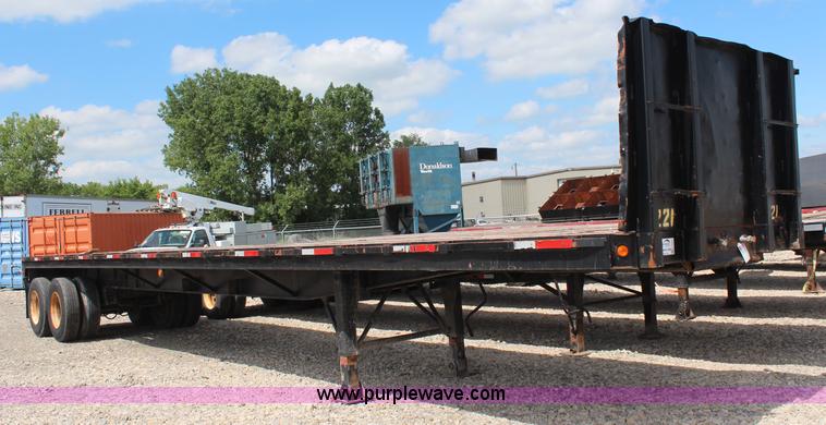 image for item K6992 1979 Fontane flatbed trailer