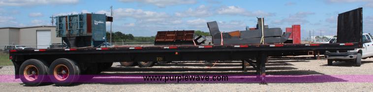 image for item K6992 1979 Fontane flatbed trailer