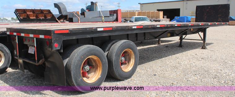 image for item K6992 1979 Fontane flatbed trailer