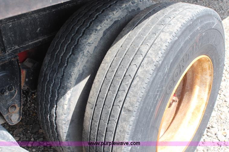 image for item K6992 1979 Fontane flatbed trailer