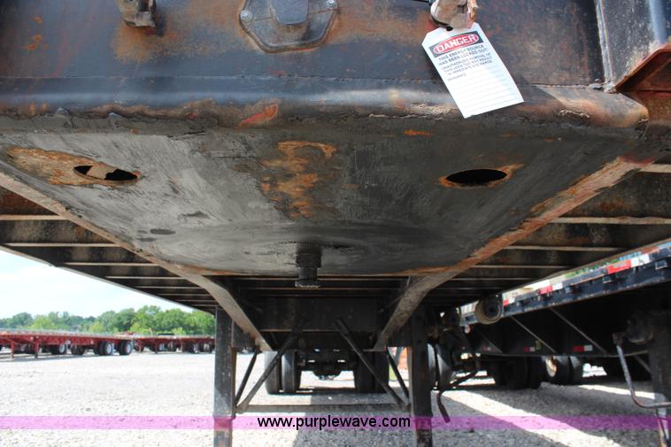 image for item K6992 1979 Fontane flatbed trailer