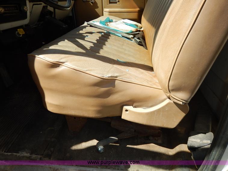 image for item K7333 1987 GMC TopKick vacuum truck