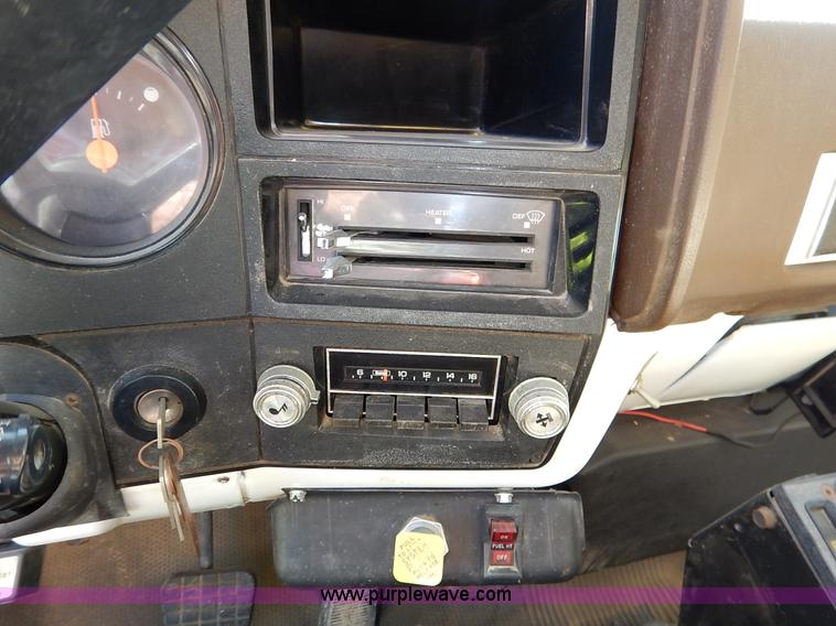 image for item K7333 1987 GMC TopKick vacuum truck