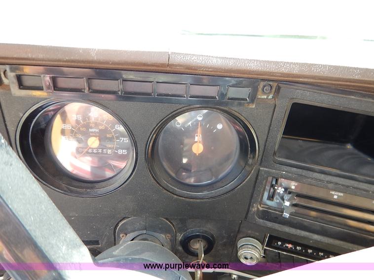 image for item K7333 1987 GMC TopKick vacuum truck