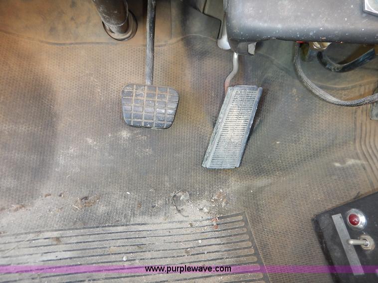 image for item K7333 1987 GMC TopKick vacuum truck