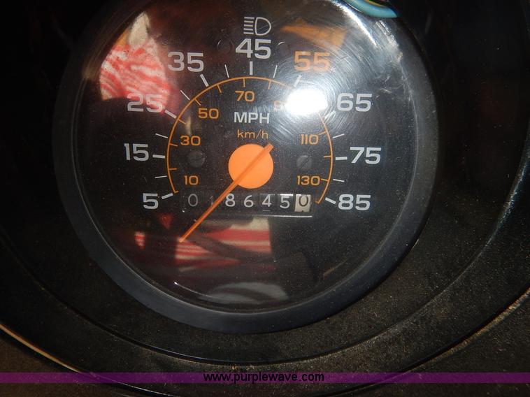 image for item K7333 1987 GMC TopKick vacuum truck