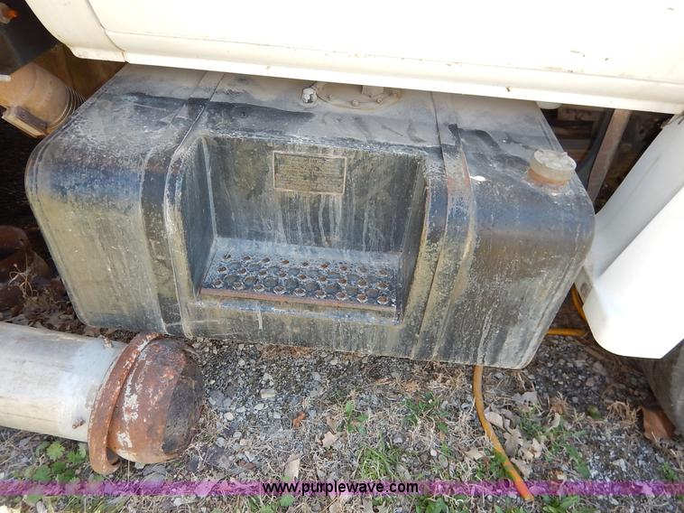 image for item K7333 1987 GMC TopKick vacuum truck