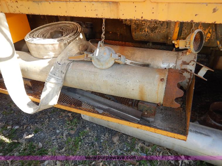 image for item K7333 1987 GMC TopKick vacuum truck