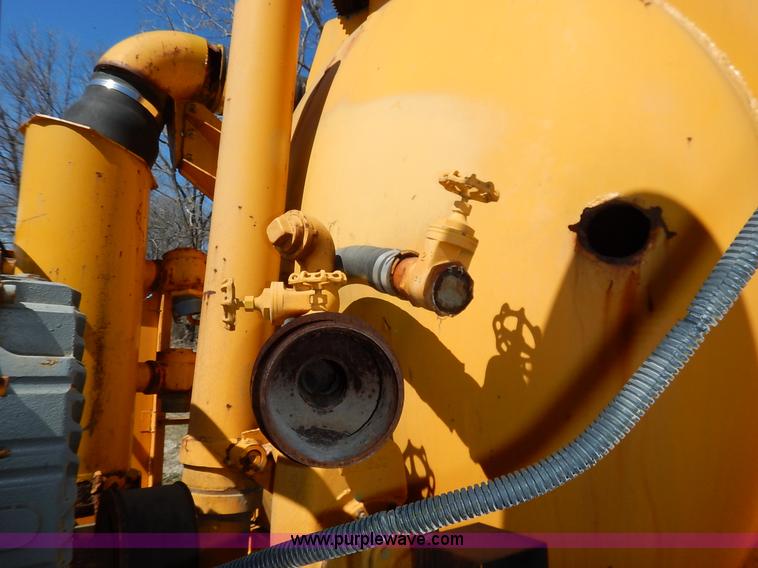 image for item K7333 1987 GMC TopKick vacuum truck