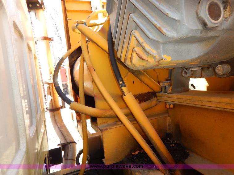 image for item K7333 1987 GMC TopKick vacuum truck