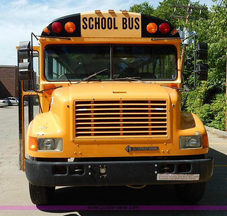 image for item K7426 1997 International 3800 school bus