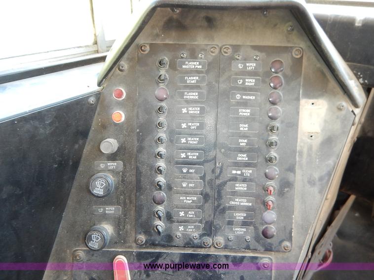 image for item K7426 1997 International 3800 school bus