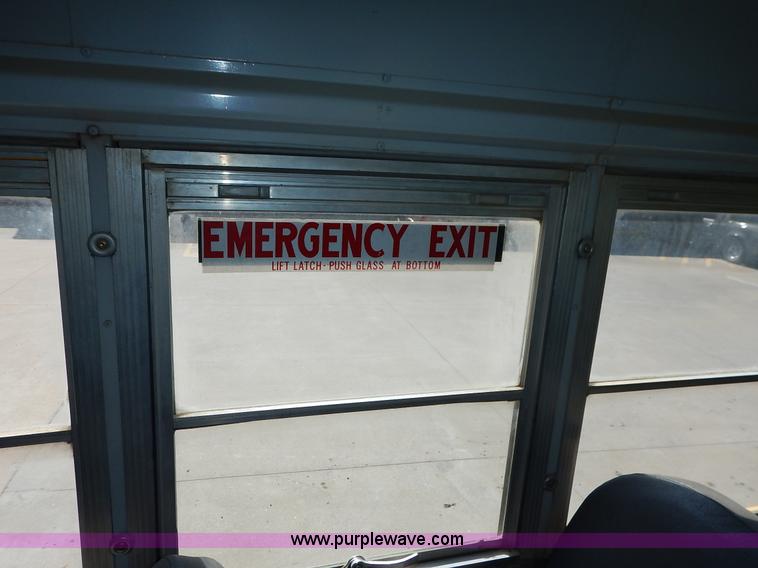 image for item K7426 1997 International 3800 school bus